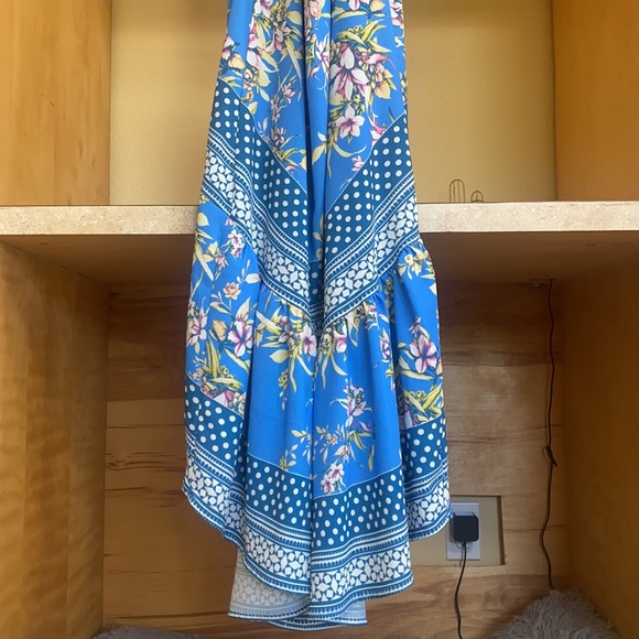 Gorgeous Summer Dress - Picture 4 of 5